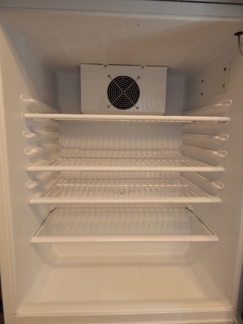 SG5 Counter Top Controlled Environment Chamber Inside